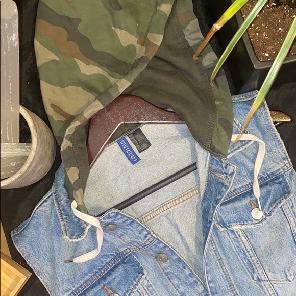 •H&M | DIVIDED• (Denim Jacket) - Picture 3 of 5